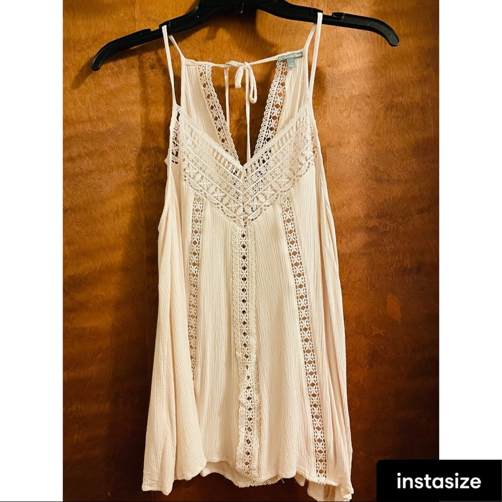 Cream tank top with detailing